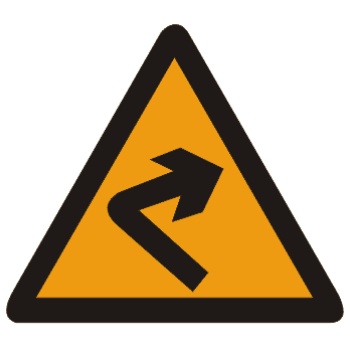 向右急彎路